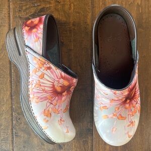 Dansko professional silver floral clogs EU37 US7.5.